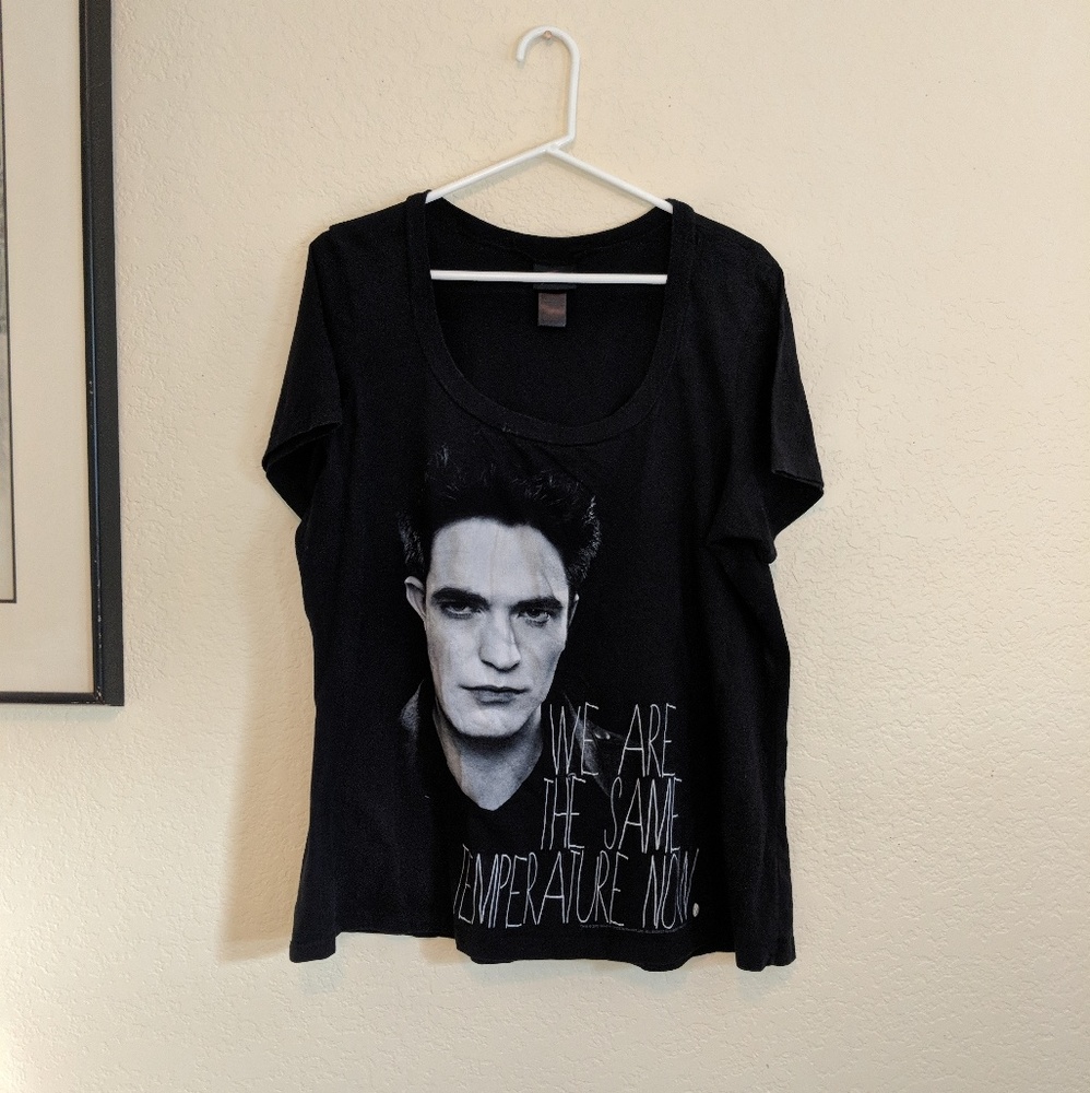 💠Twilight Edward scoop neck